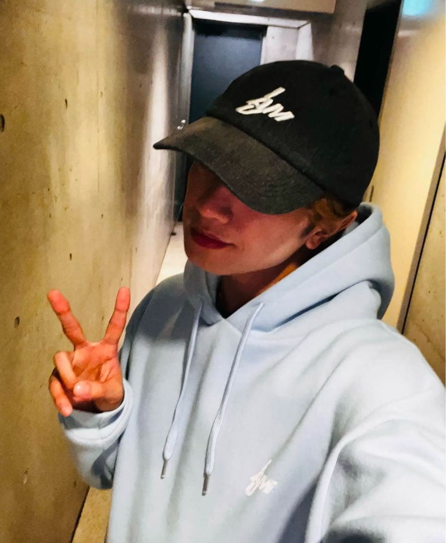 中島健人 I AM:U FC限定グッズ パーカー ライトブルー - メルカリ