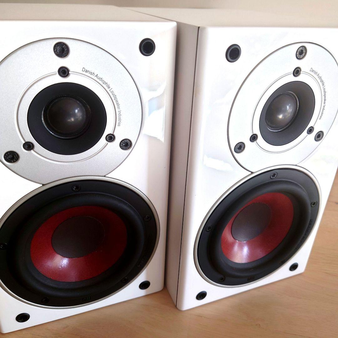 DALI ZENSOR PICO ホワイト　スタンド　ケーブル付き DALI、新エントリースピーカー「ZENSOR PICO」。ペア38,000円 - AV Watch