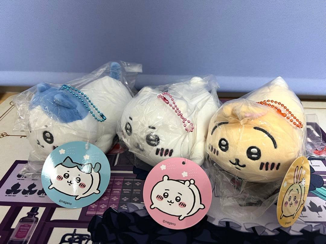 新品未開封 タグ付き　ちいかわ てくびまくらぬいぐるみ ちいかわ てくびまくらぬいぐるみ（ハチワレ） | ちいかわマーケット