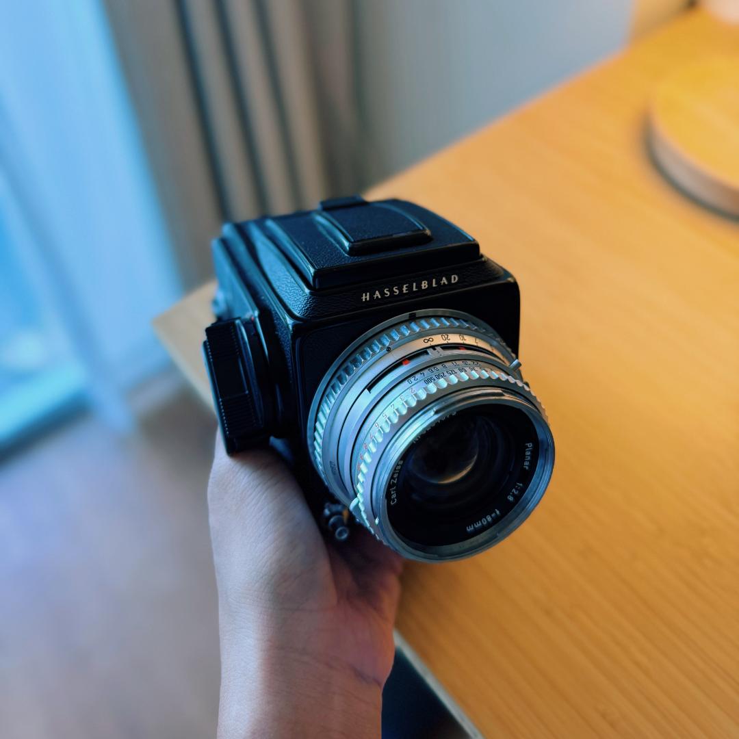 フィルムカメラ Hasselblad 500C/M + Carl Zeiss 80mm 2.8 ハッセルブラッド Hasselblad 500C/M / Carl Zeiss Planar 80mm F2.8 T