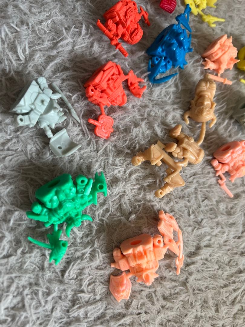 ガンプラ　ガン消し　ロボットプラモデルパーツセット 多色　まとめ売り