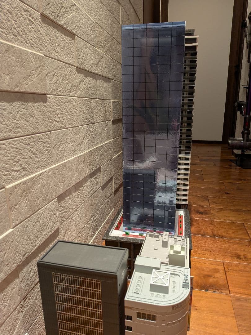 Nゲージ　自作ストラクチャー　高層オフィスビル　熱線反射ガラス風仕様　ジオラマ