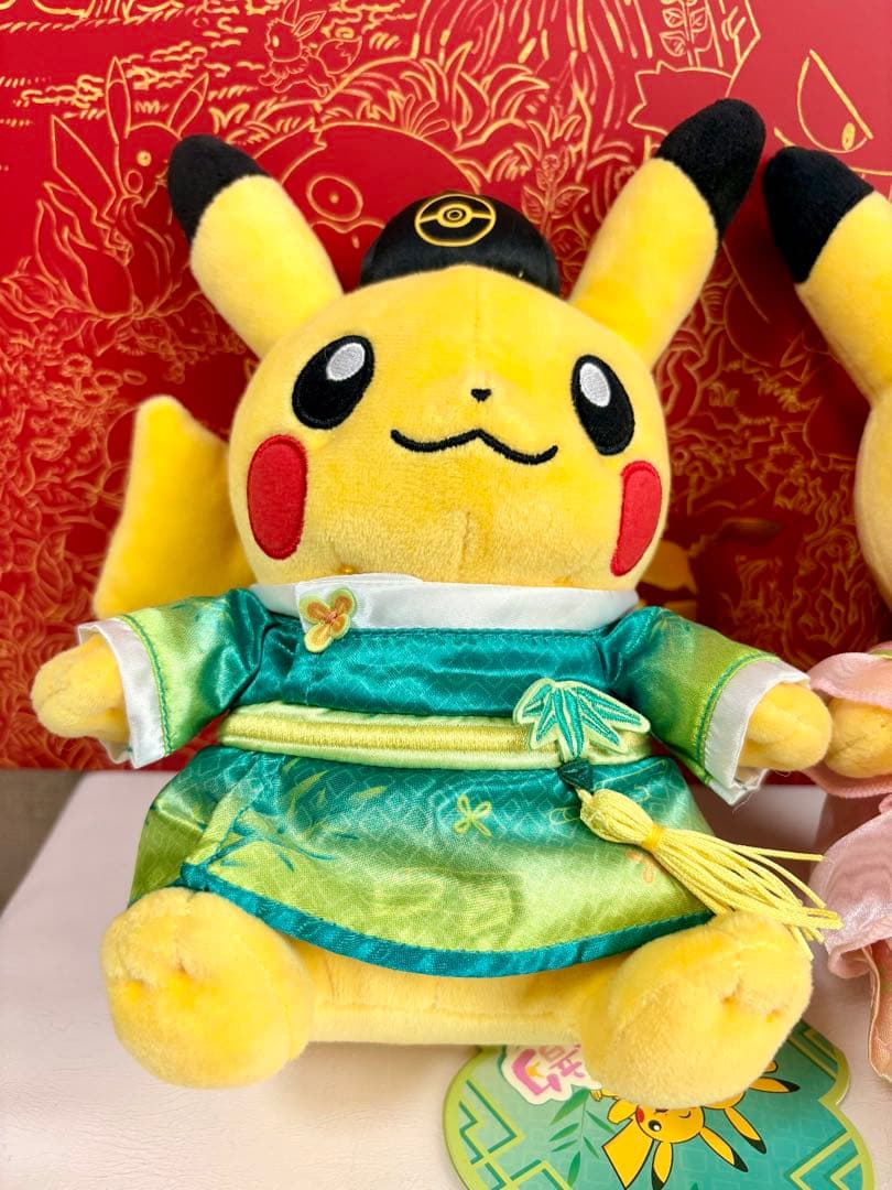 海外ポケセン限定 ピカチュウぬいぐるみ セット 漢服コスチュームpokemon