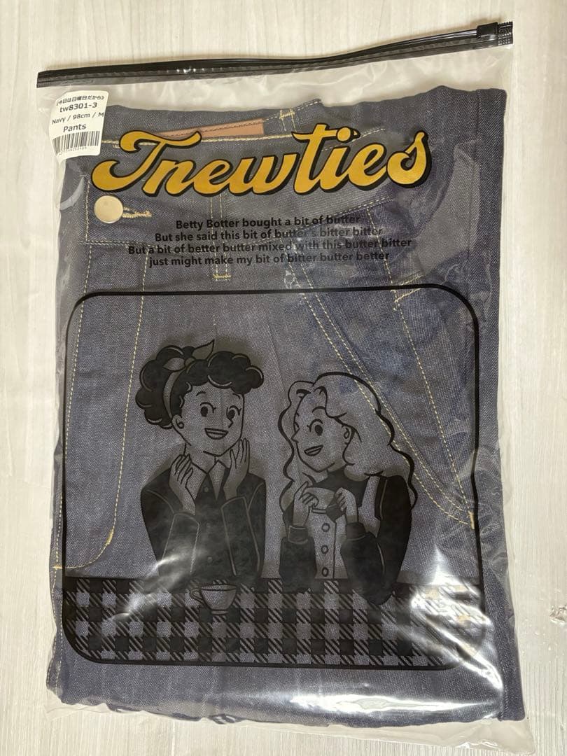 【新品】Tnewties トゥエンティーズ　《今日は日曜日だから》　デニム　M