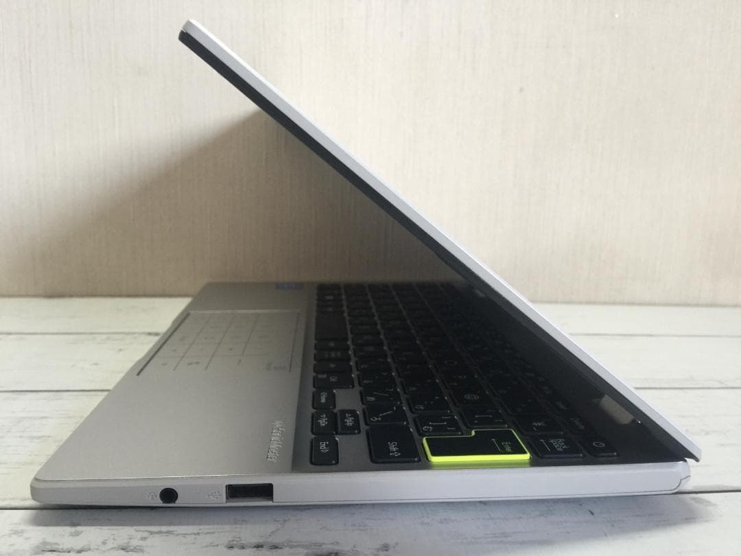 ASUS E210MA 11.6型/SSD/NumberPa/Office - メルカリ