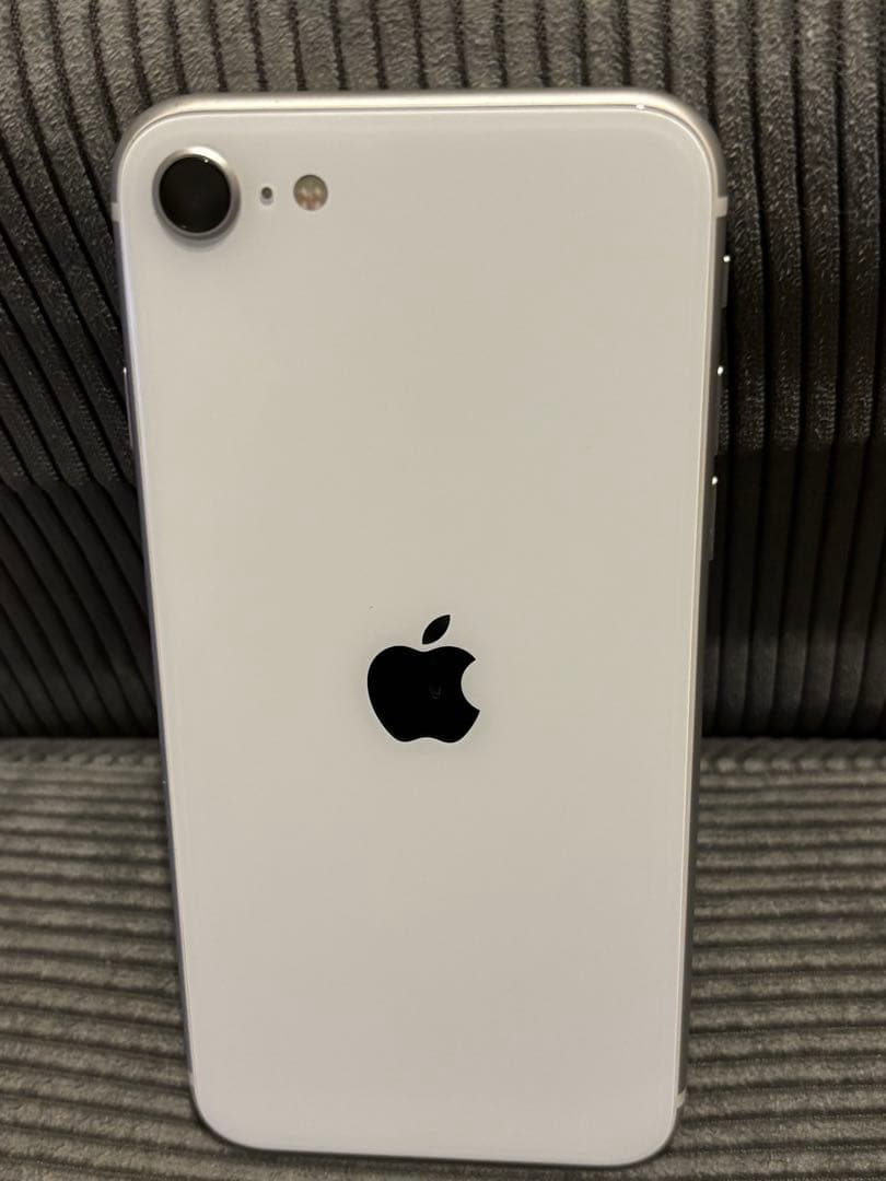 Apple iPhone SE (第2世代) ホワイト 本体 ジャンク品 - メルカリ