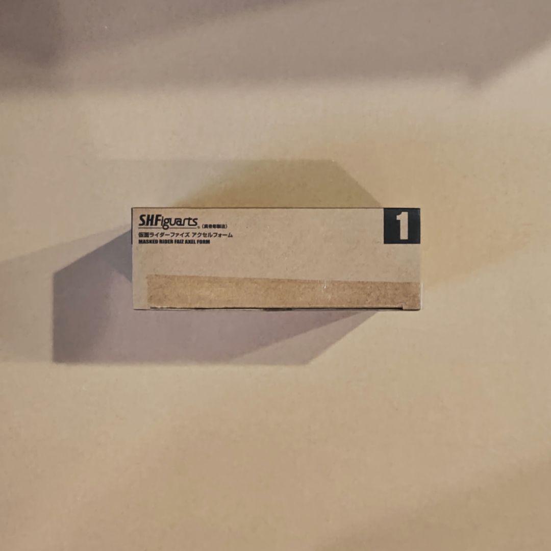 S.H.Figuarts 真骨彫製法 仮面ライダーファイズ アクセルフォーム ②