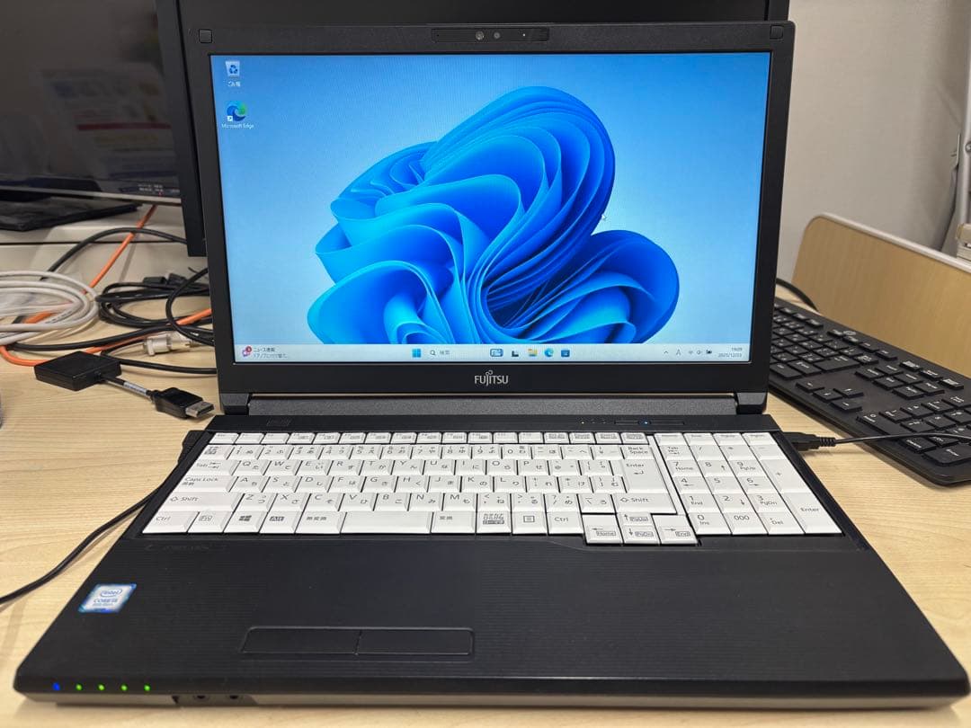 富士通Lifebook A579/BX i5-8265U Windows11 Fujitsu A579 15.6