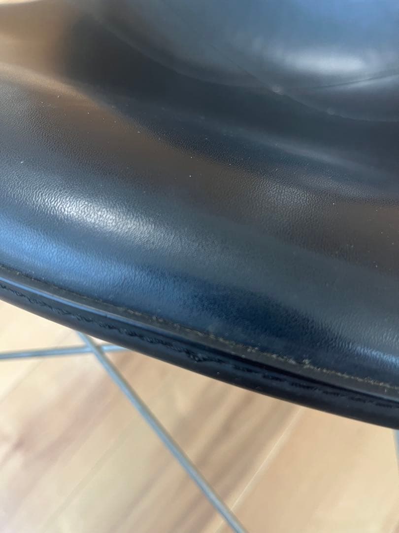 ハーマンミラー イームズ ナウガハイドレザー キャツクレードル