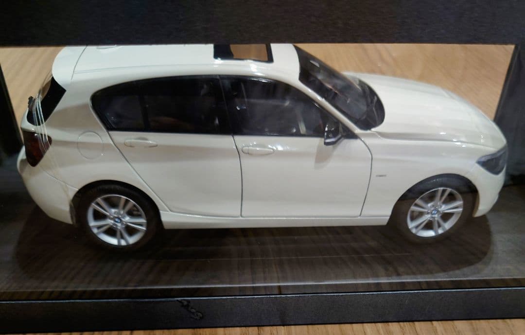 【新品】BMW 1 Series ミニカー 1/43【未開封】