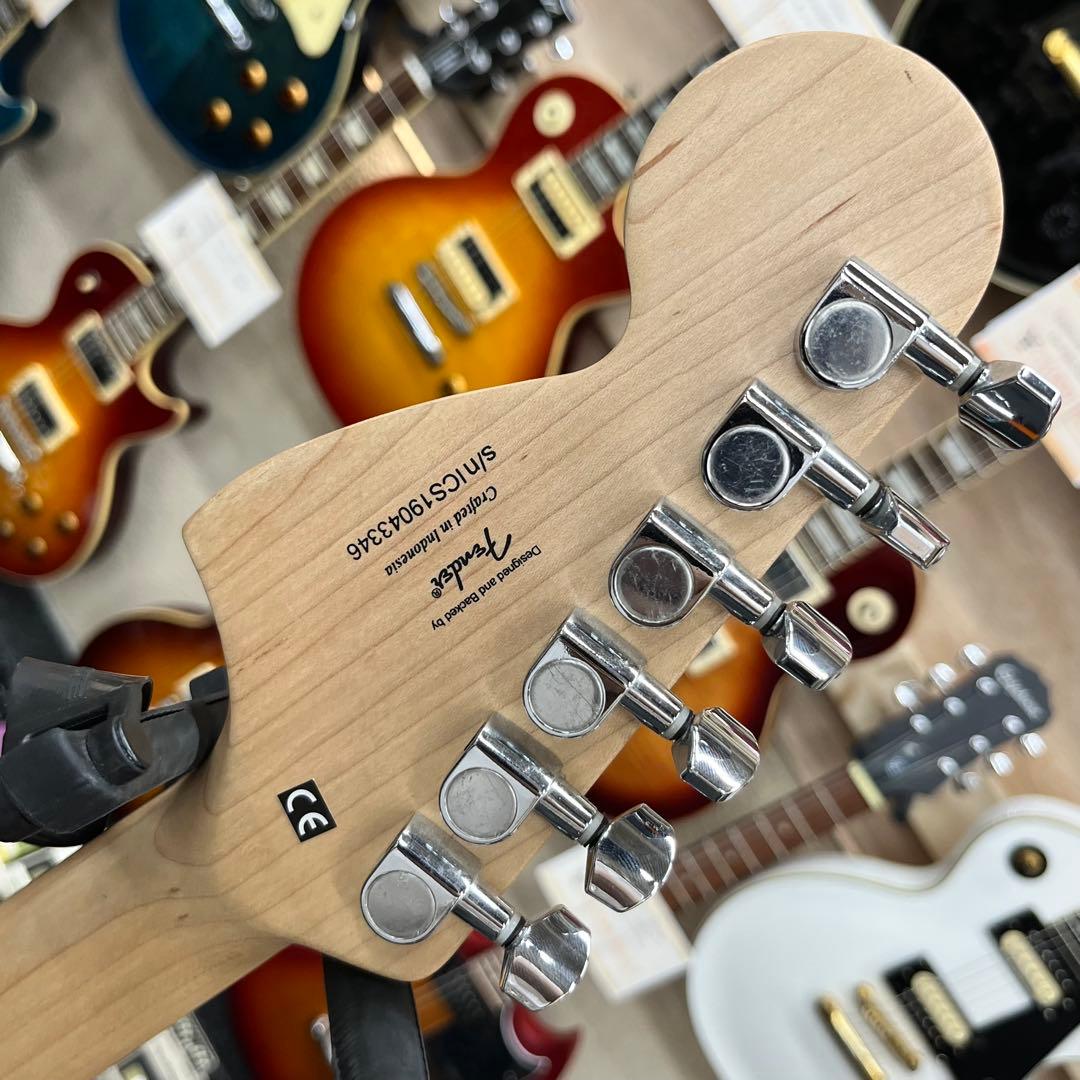 【10800】 Squier Stratocaster surf Green