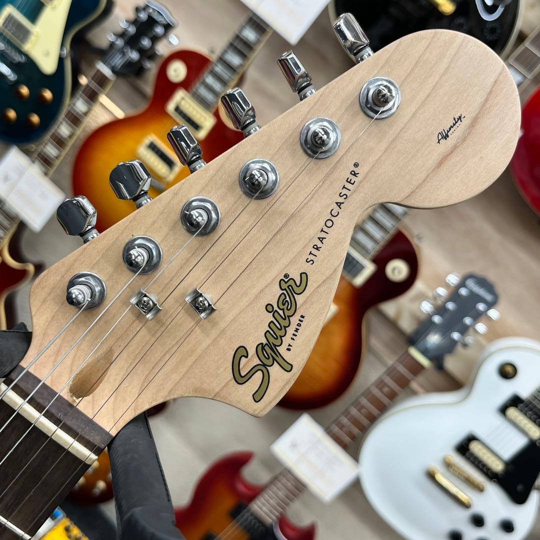 【10800】 Squier Stratocaster surf Green