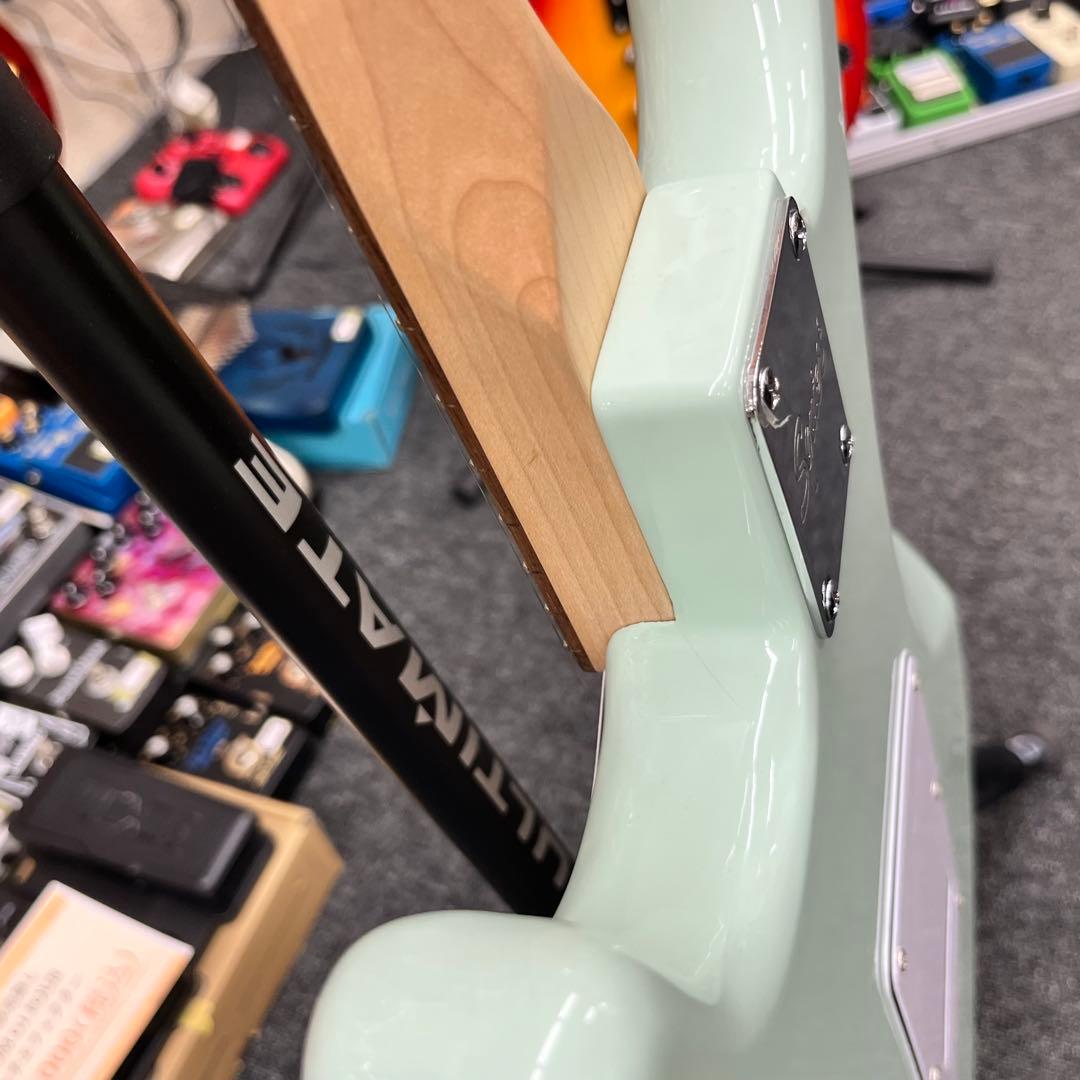 【10800】 Squier Stratocaster surf Green
