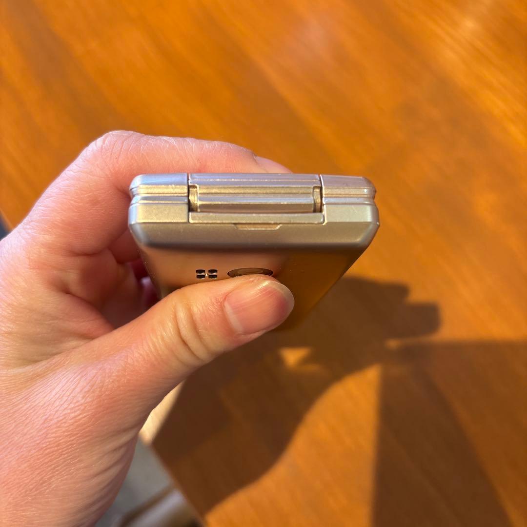 折りたたみ式携帯ソフトバンクかんたん携帯11 207SHシャンパンゴールド