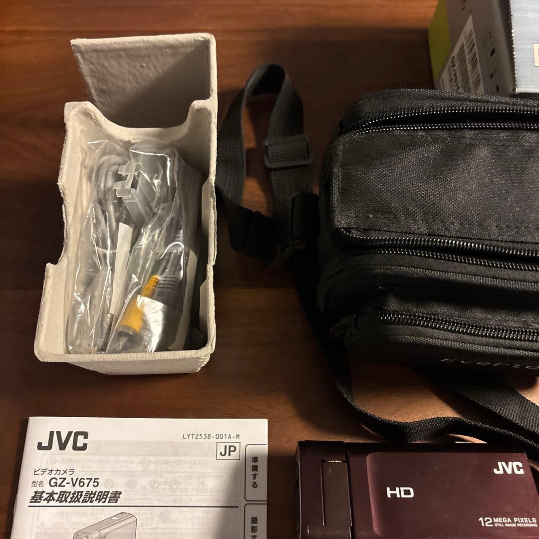 JVC GZ-V675 ビデオカメラ 本体 ケース 三脚 説明書つき - メルカリ