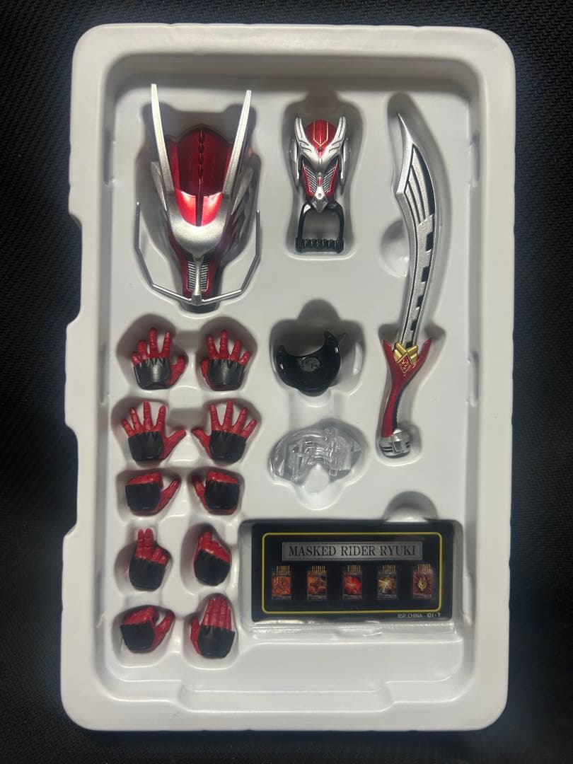 フィギュアーツ　真骨頂　仮面ライダー龍騎【開封済】　未開封スリーブ付き