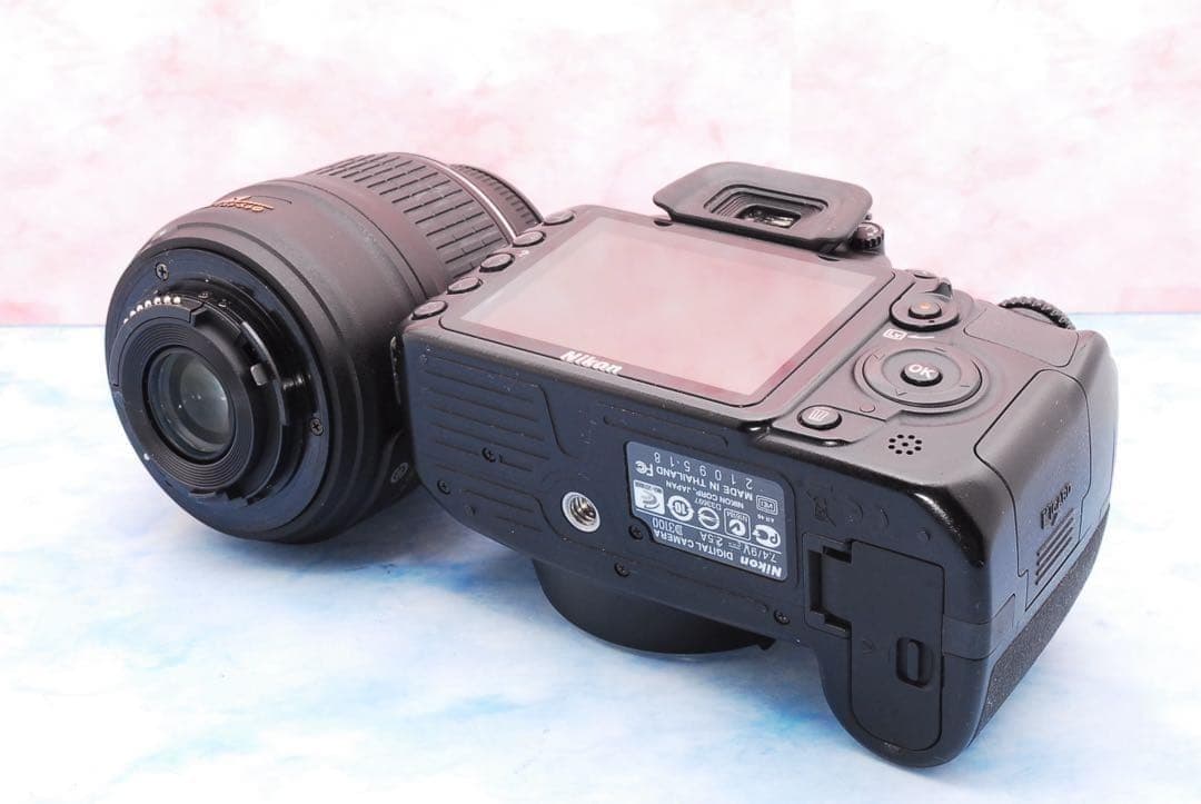 Nikon D3100☆一眼レフカメラ☆デビュー向け☆手ぶれ補正レンズ付