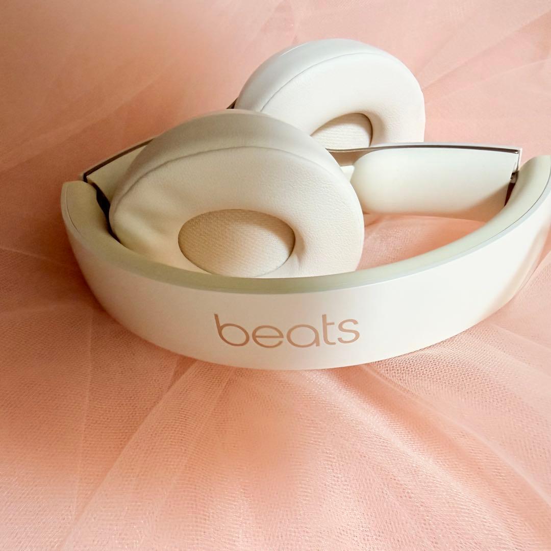Beats SOLO PRO ワイヤレスヘッドホン ホワイト - メルカリ
