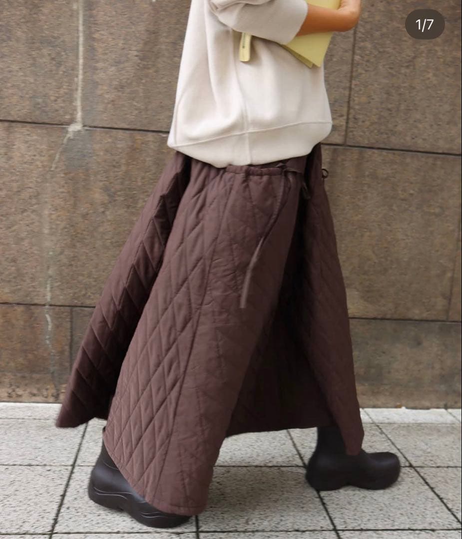 Machattt 黒いキルティングフレアスカート 新品未使用 - メルカリ