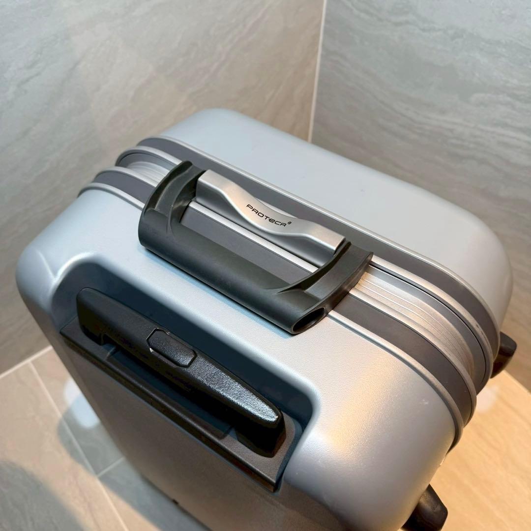 プロテカ エキノックスライトU キャリーケース シルバー 34L - メルカリ