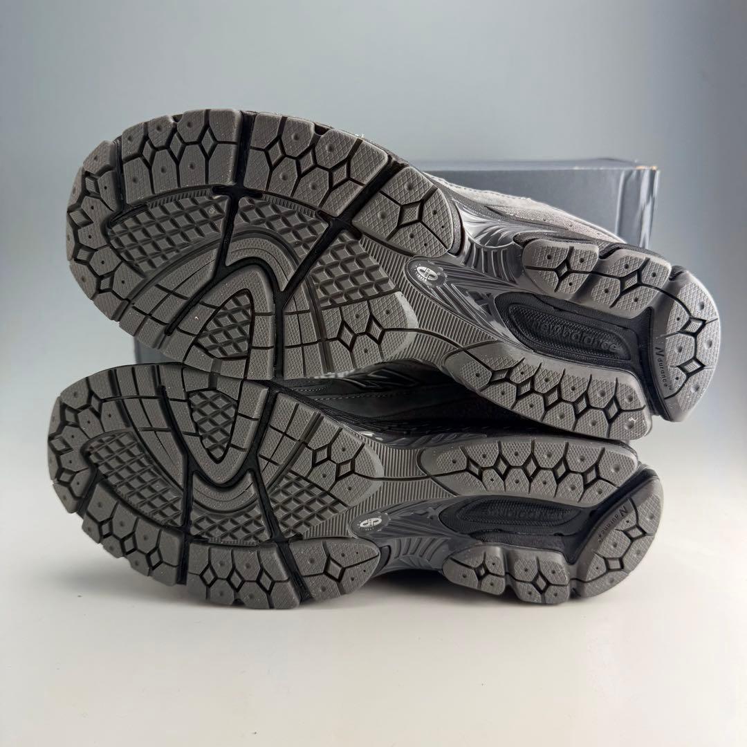 27cm ニューバランス 2002R \"ダークグレー\" M2002REH