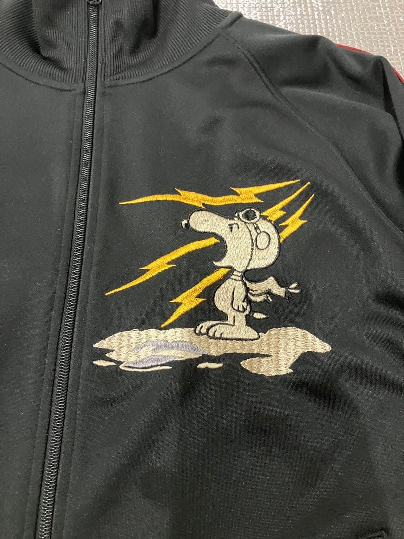 東洋エンタープライズ アラスカ風スヌーピー刺繍スカジャン 黒