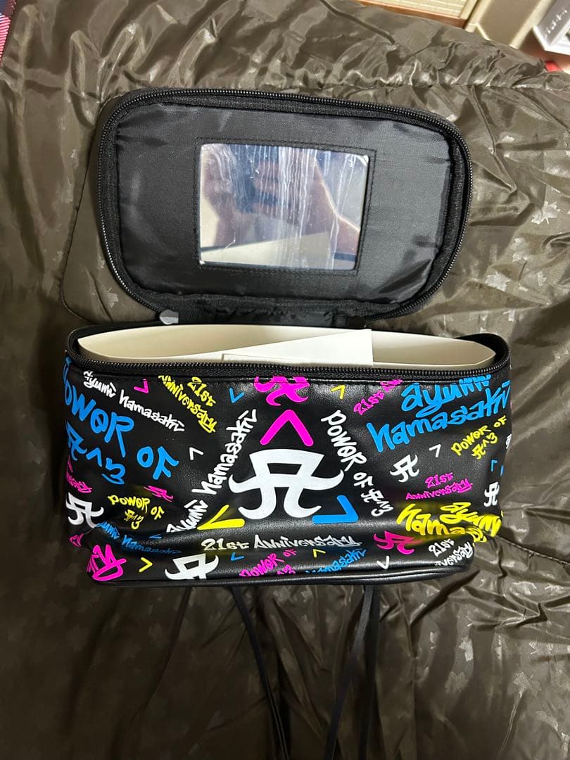 ayumi hamasaki グラフィティポーチ