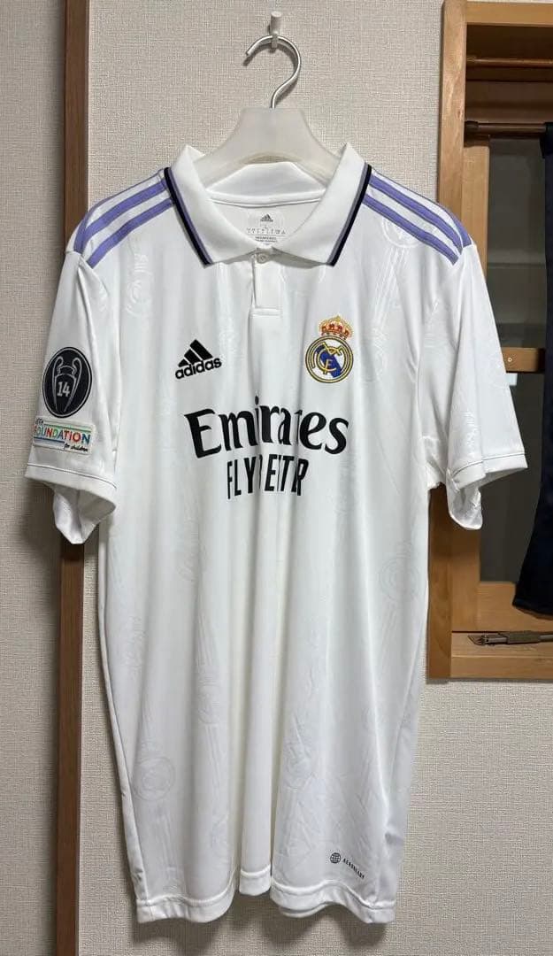 インスクリプション入り】カゼミーロ 直筆サイン入りユニフォーム