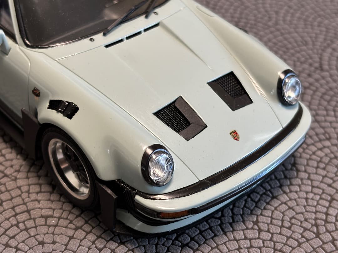 タミヤ　ポルシェ 911ターボ 88 1/24 プラモデル 完成品