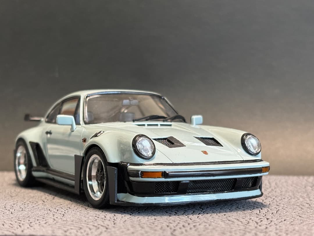 タミヤ　ポルシェ 911ターボ 88 1/24 プラモデル 完成品