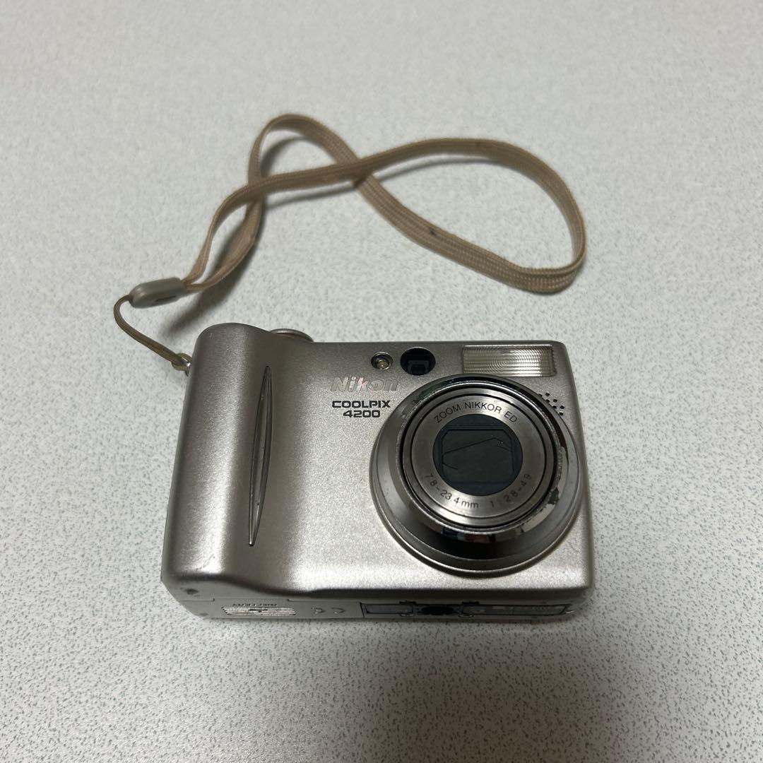 Nikon coolpix E4200 レトロ デジカメ - メルカリ