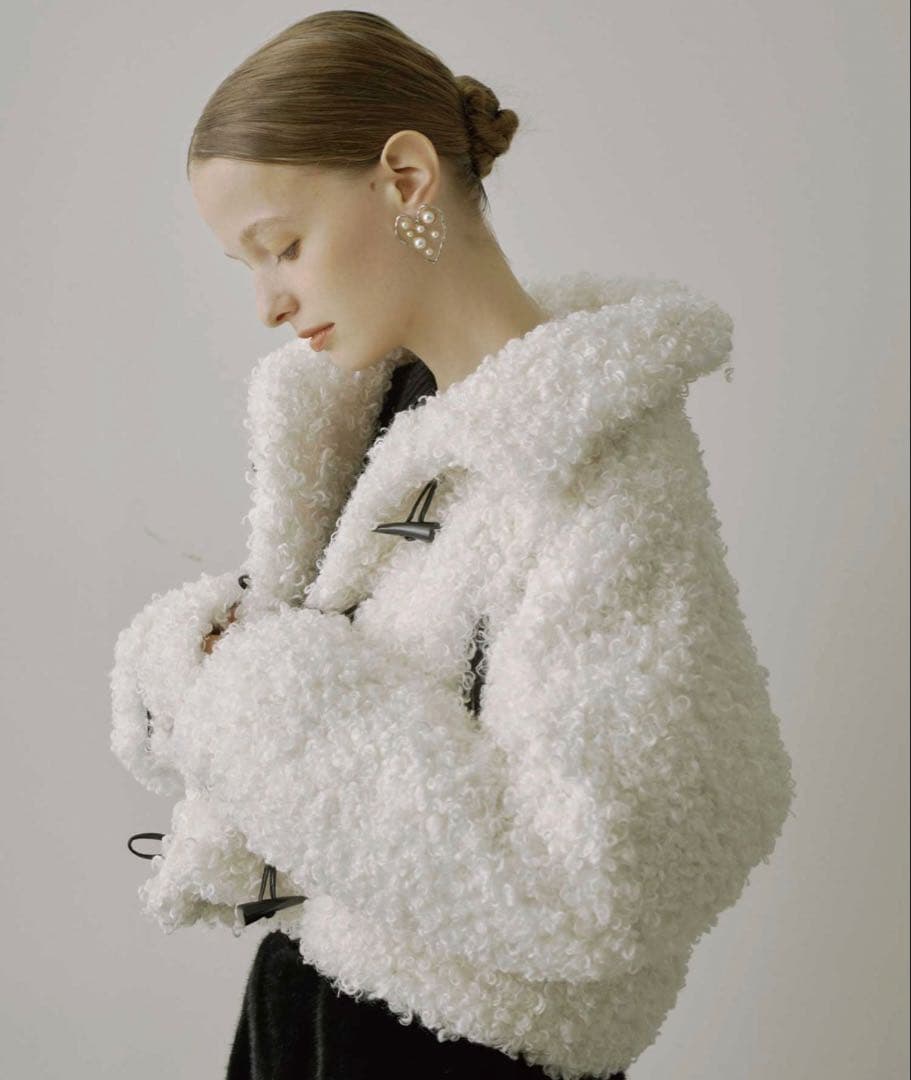 VIOLETTA ボアショートコート ホワイト S - メルカリ