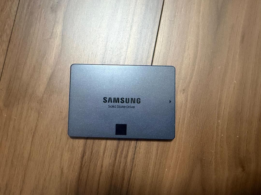 サムスン 870 QVO 1TB 内蔵SSD 2.5inch