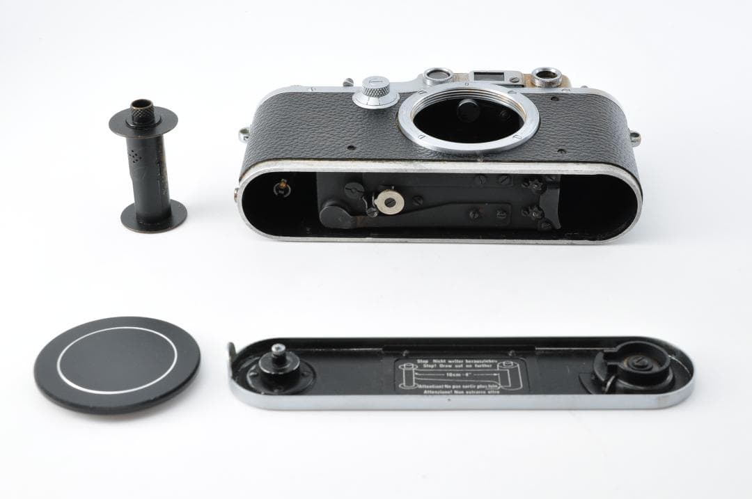 Leica ライカ IIIc Ⅲc ボディ Ernst Leitz #1322 - メルカリ