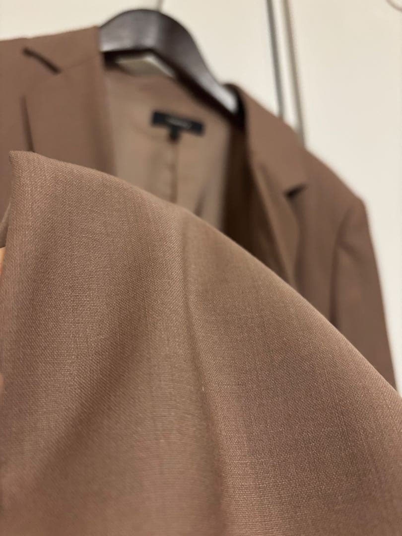 Theoryのピンクベージュスーツセットアップ