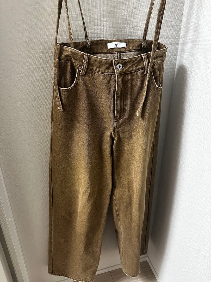 efu サスペンダー ルーズストレートデニム ブラウンM - パンツ一 番