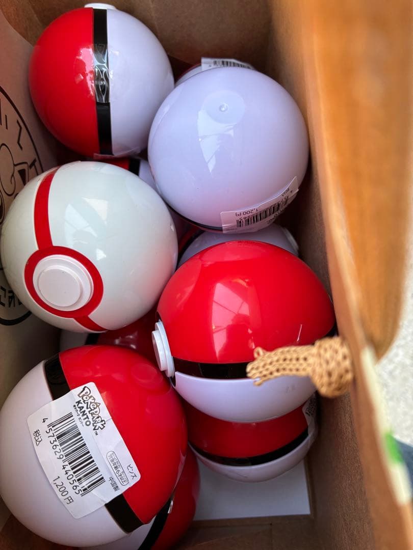 ポケパーク ピンバッジ 未開封10個 プレミアボール付き - メルカリ