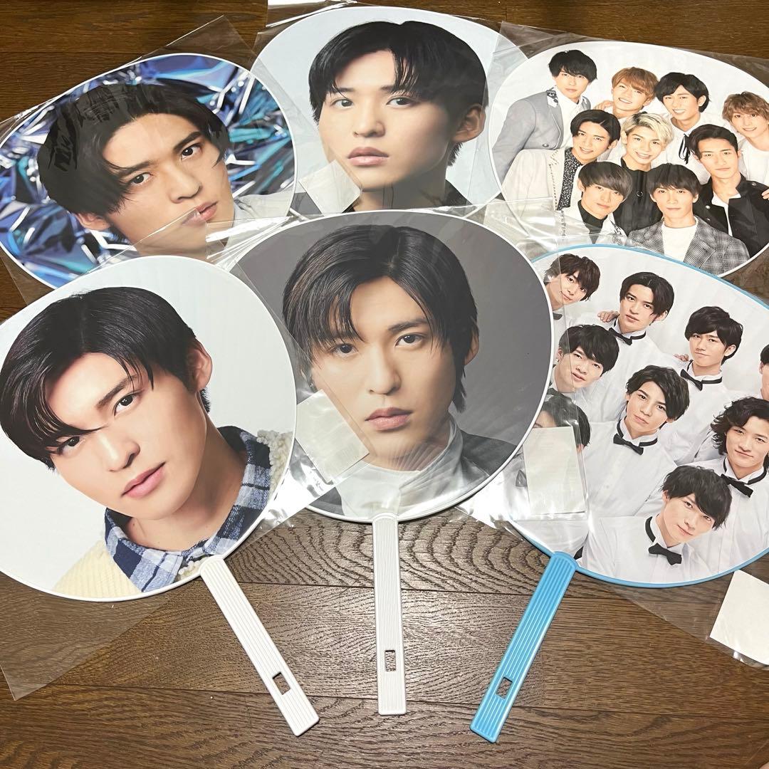 目黒蓮 うちわ 歴代 カウントダウン - メルカリ