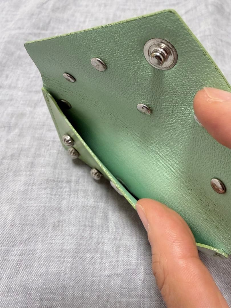 TOGA スタッズ付きカードケース ライトグリーン - メルカリ