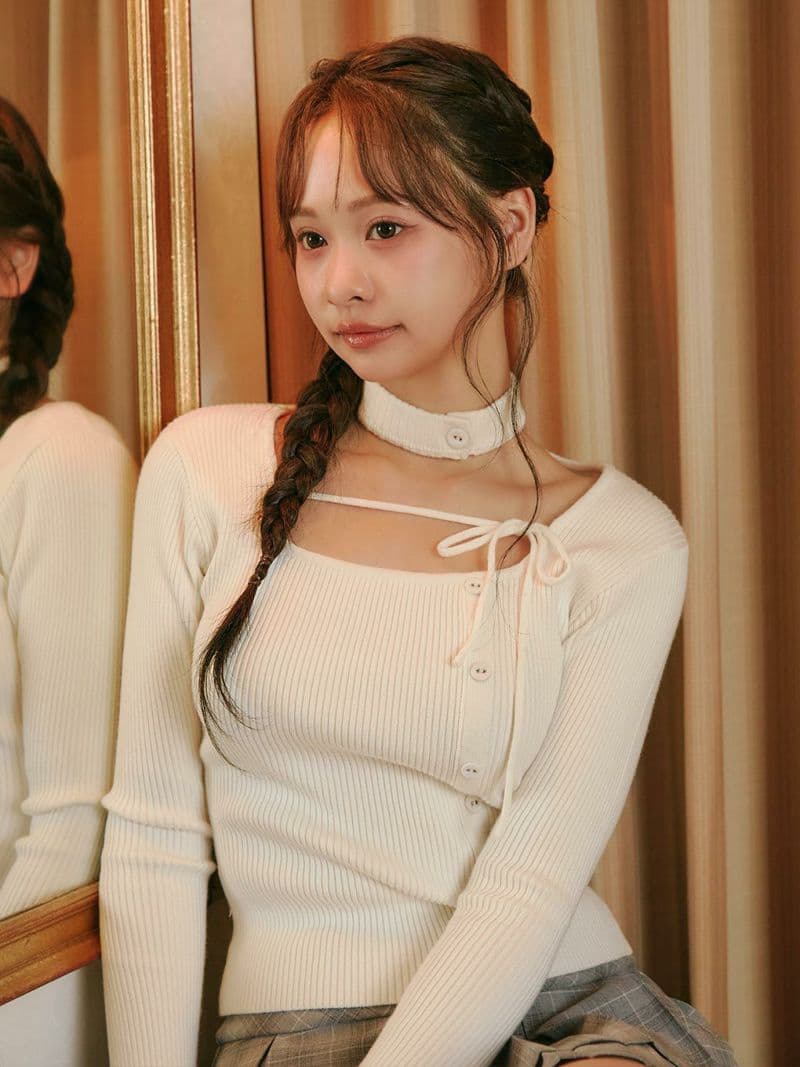 BUBBLES チョーカーボタンニットトップス - メルカリ