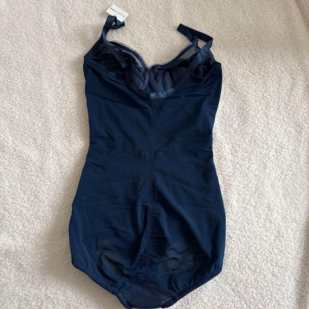 からだの美容室】刺繍入りネイビー ボディスーツ E75L - メルカリ