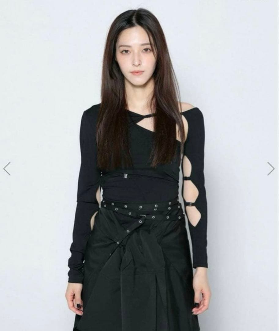 【最終値下げ】melt the lady peephole hook tops