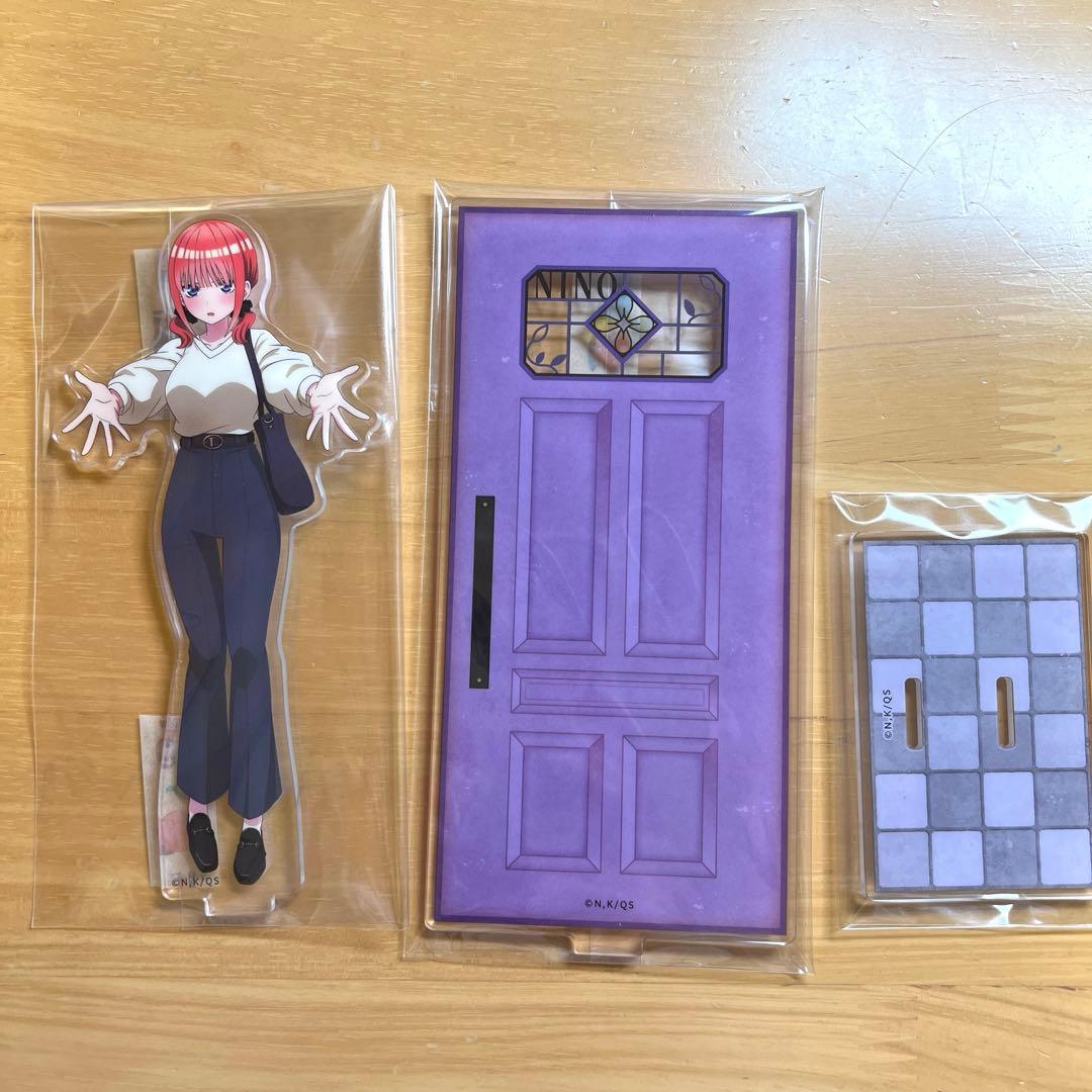 五等分の花嫁 中野二乃 アクリルスタンド 3つ ② - メルカリ