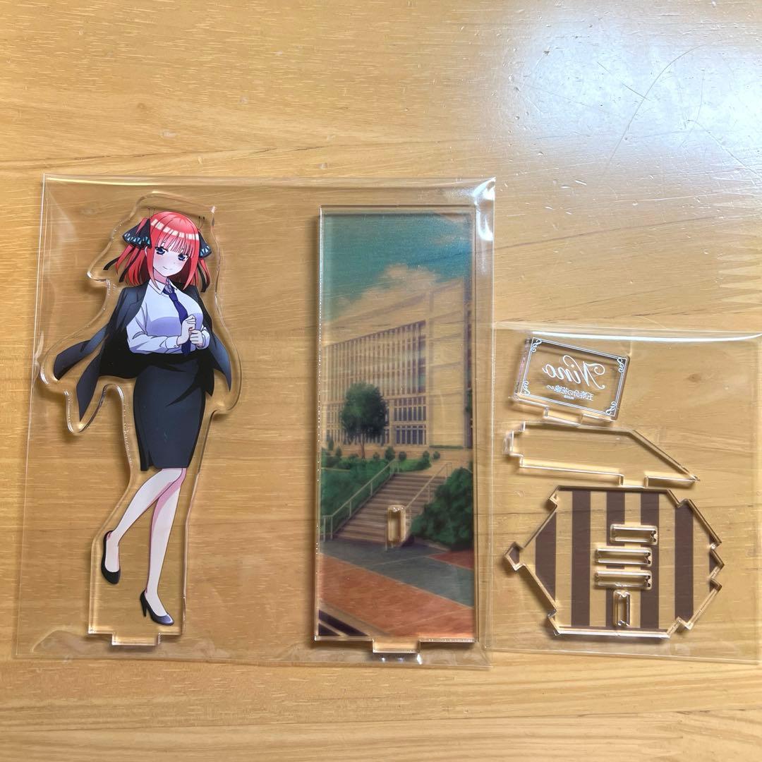 五等分の花嫁 中野二乃 アクリルスタンド 3つ ② - メルカリ