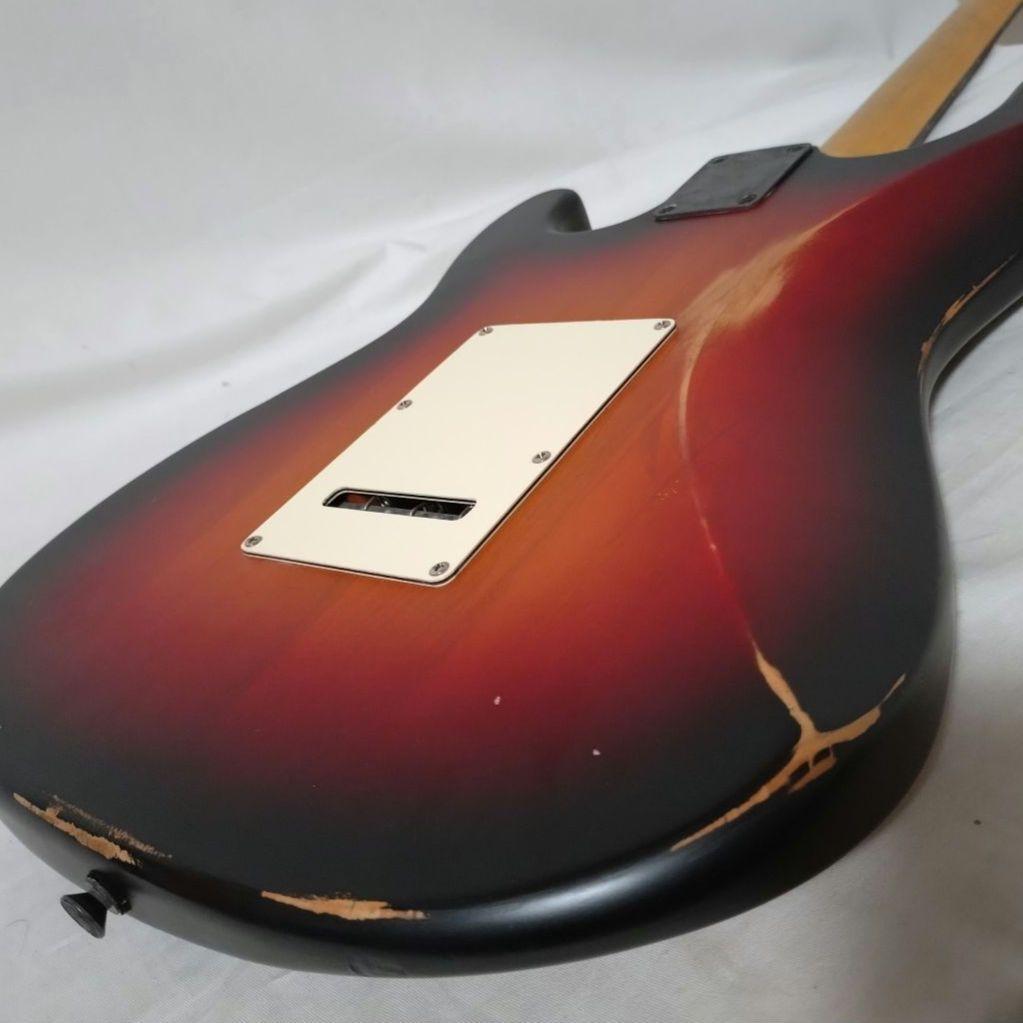 Bacchus　バッカス　BST-50RE　ストラトタイプ　レリック加工