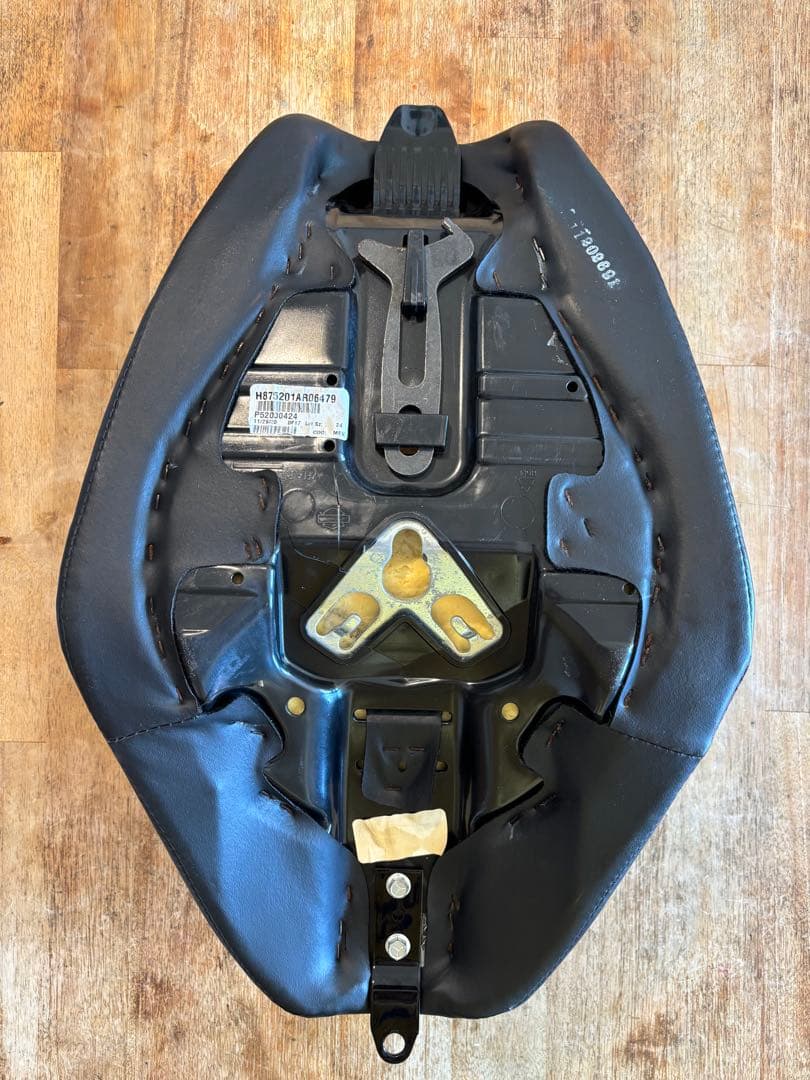 ハーレー 純正 ソロシート スポーツスター XL1200NS アイアン