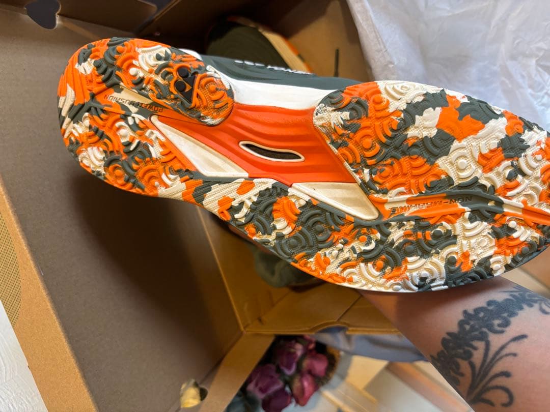 YONEX FUSIONREVテニスシューズ 27センチ オリーブ