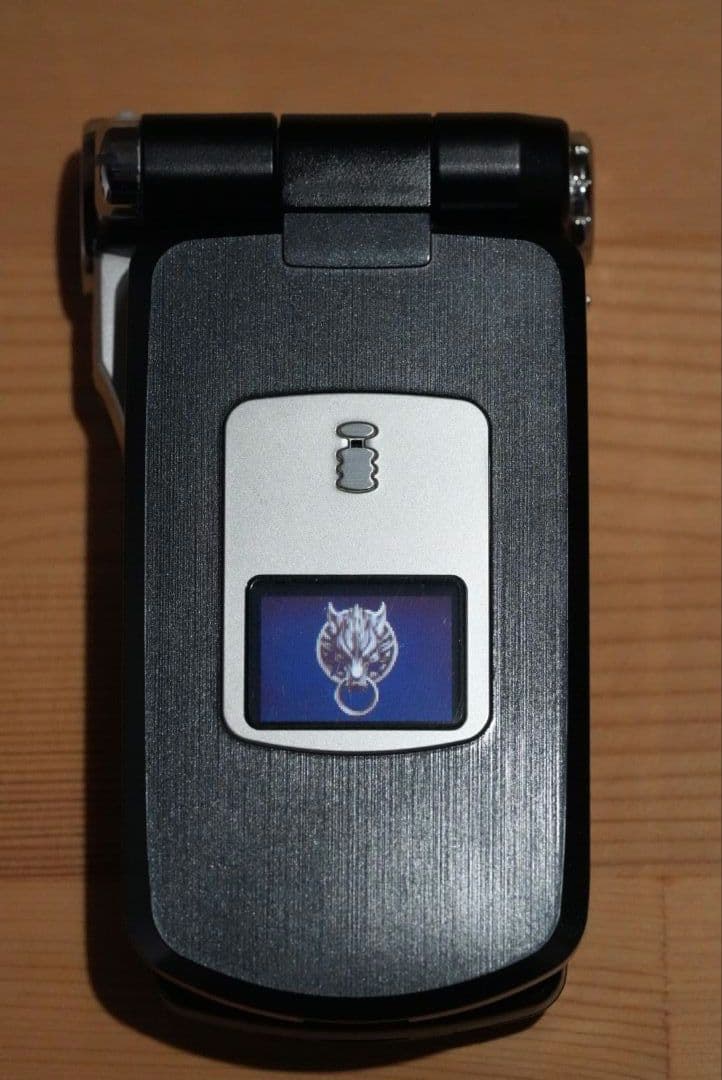 ドコモ FOMA P900iV クラウドブラック FF7ACストラップ付 - メルカリ