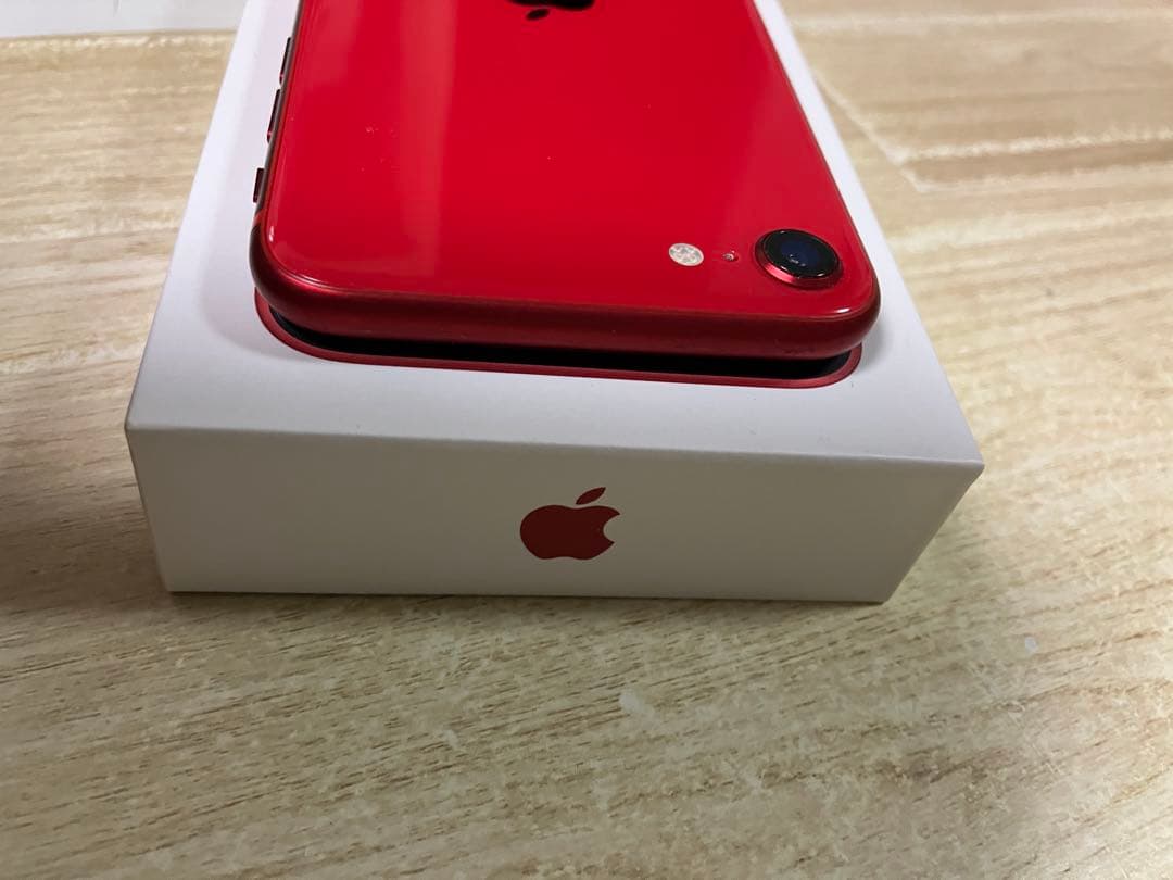 ジャンク Apple iPhone SE (第2世代) 付属品付き - メルカリ