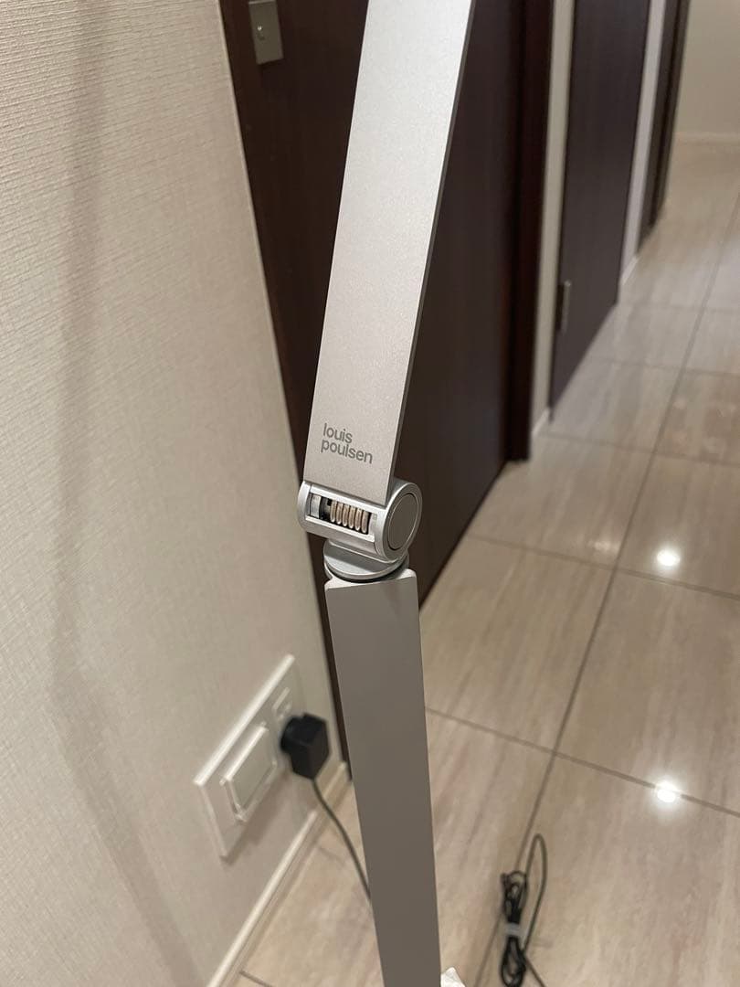 断*ン様 正規品 Louis Poulsen NJP フロア シルバー - メルカリ